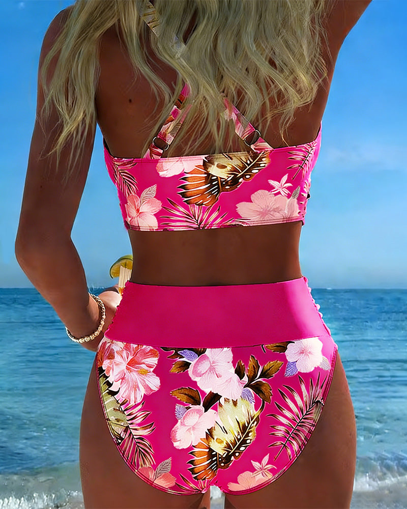 Bikini con estampado floral contrastante y abertura