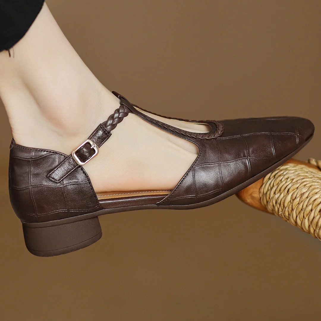 Greta – Zapatos clásicos de cuero con detalle trenzado y tira entre los dedos