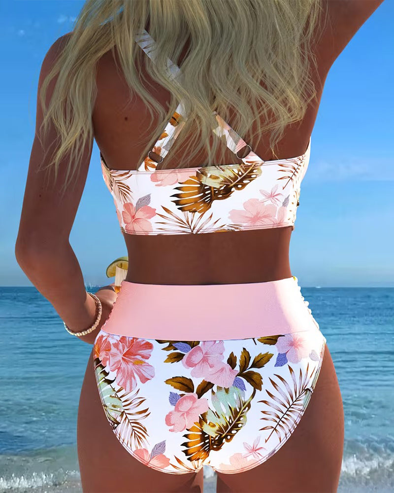 Bikini con estampado floral contrastante y abertura