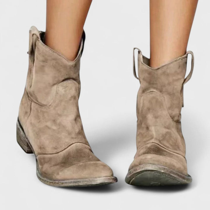 Carlotta - Elegantes Botines Atemporales