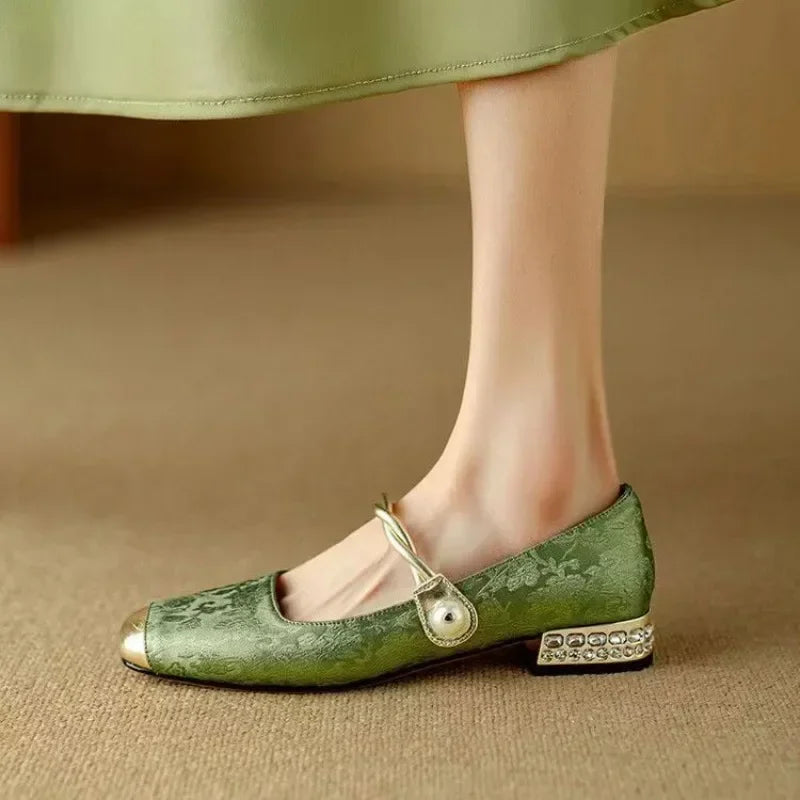 Frieda – Zapatos de tiras clásicos con un look elegante