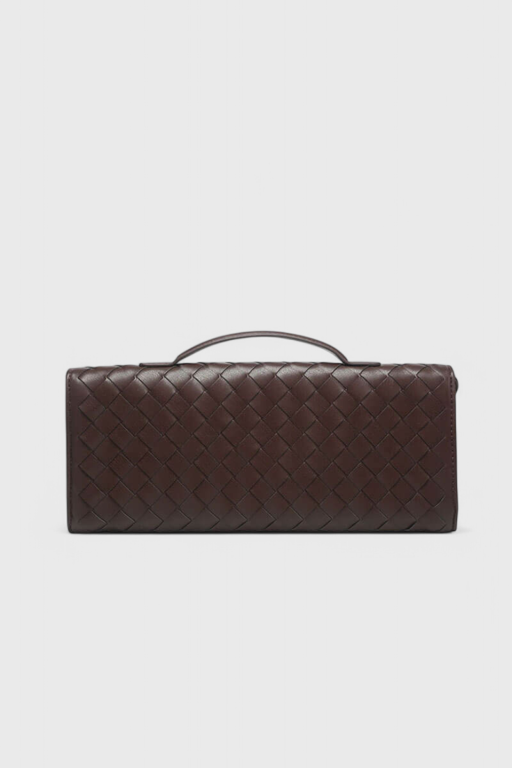 Melanie Clutch con Detalle de Nudo Dorado