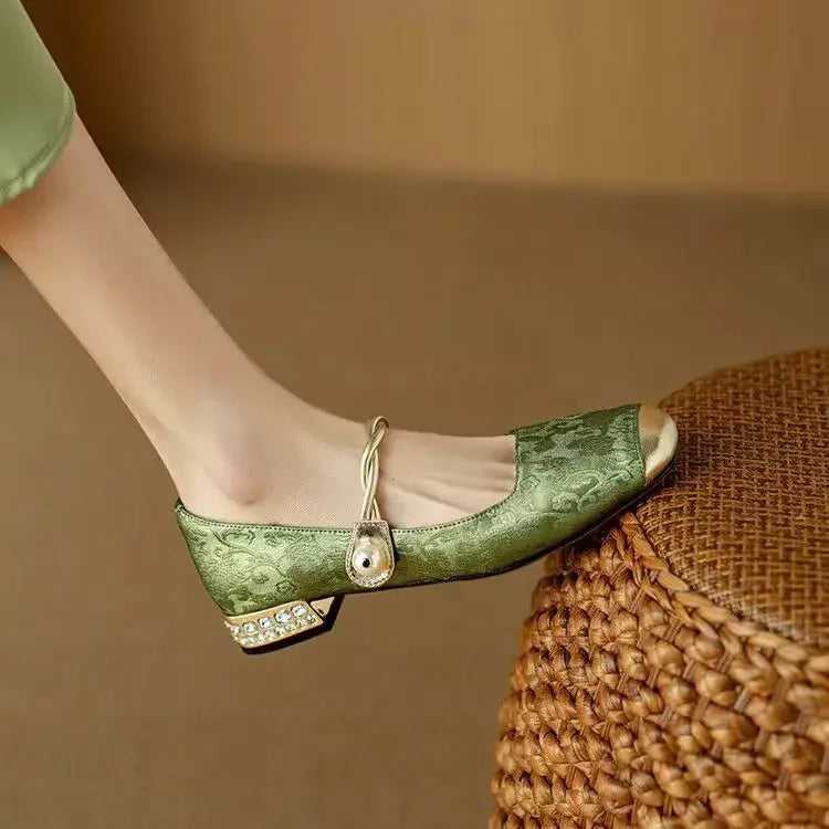 Frieda – Zapatos de tiras clásicos con un look elegante