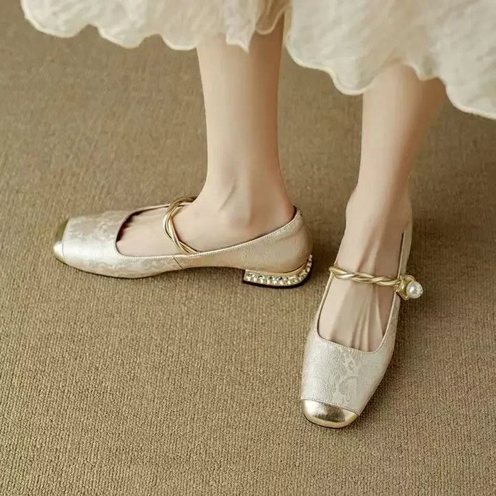 Frieda – Zapatos de tiras clásicos con un look elegante