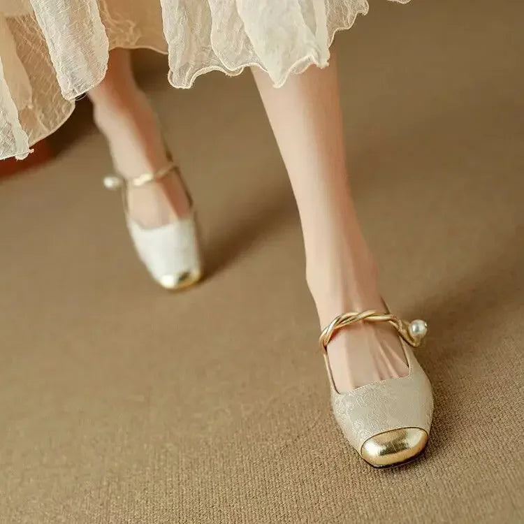Frieda – Zapatos de tiras clásicos con un look elegante